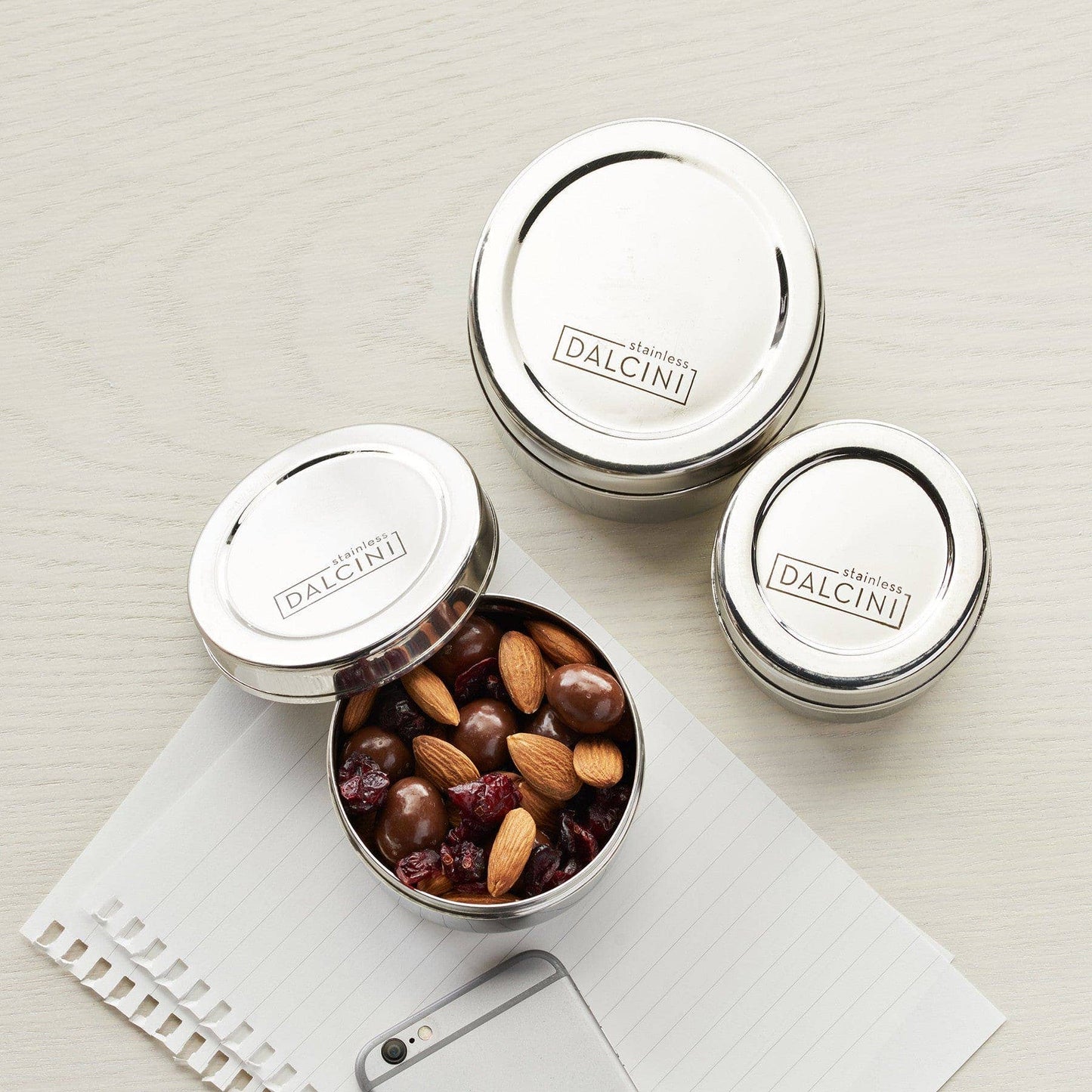 Trio med tre rundt bokser - perfekt til snacks på farten